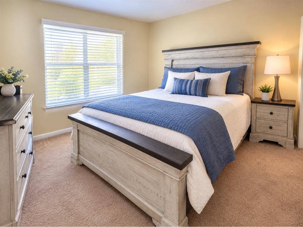 Furnished Room - Quiet Ashburn Home