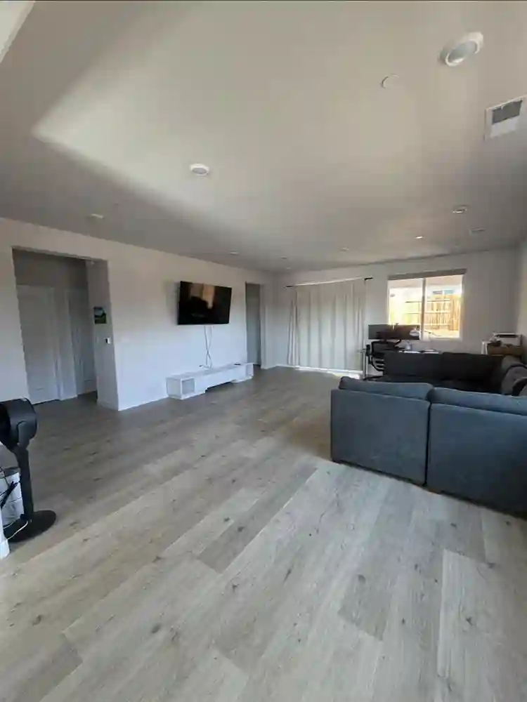 Roseville Room for Share