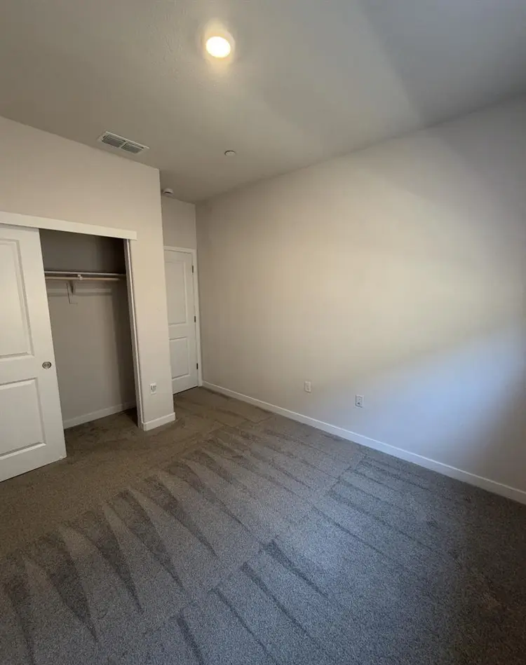 Private room - Shared Bath - $925/m