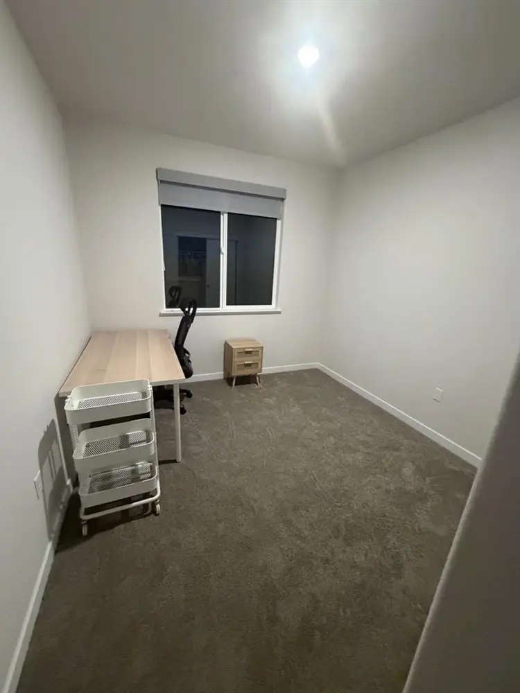 Private room - Shared Bath - $925/m