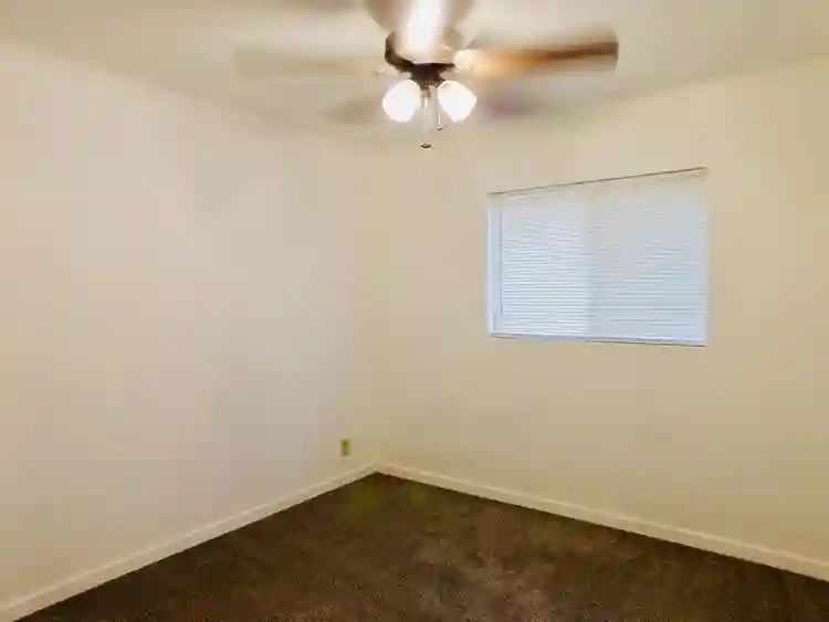 (Unfurnished Bed-shared Bathroom)