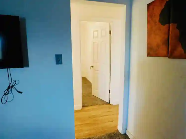 (Unfurnished Bed-shared Bathroom)