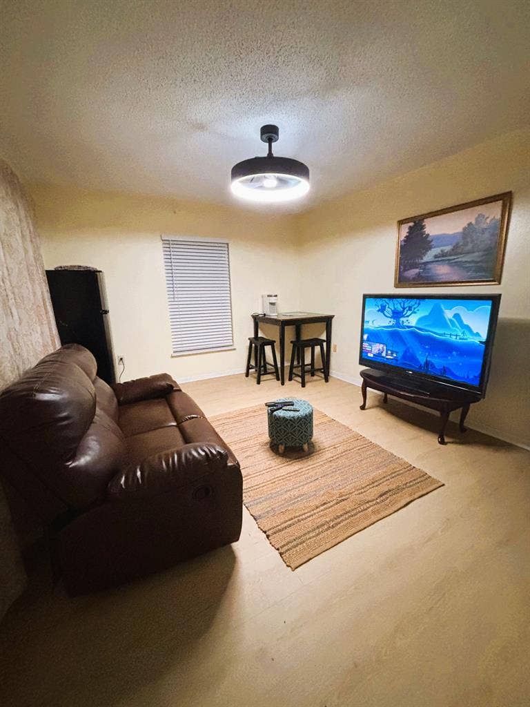 Private Upstairs Suite for Rent