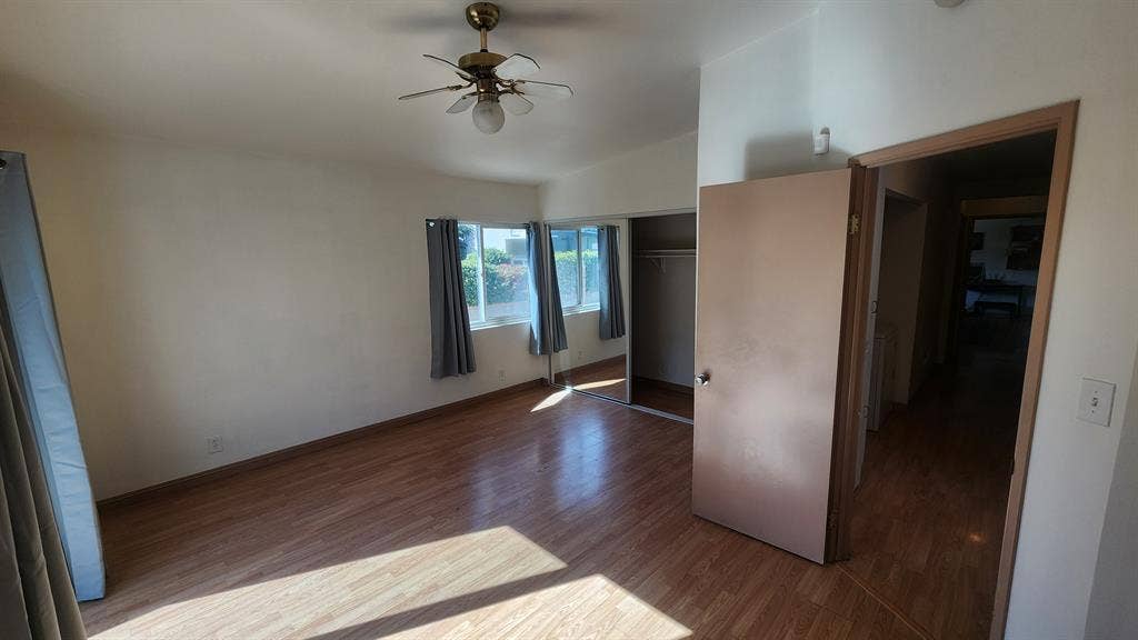 Master Bedroom w/Private Bathroom