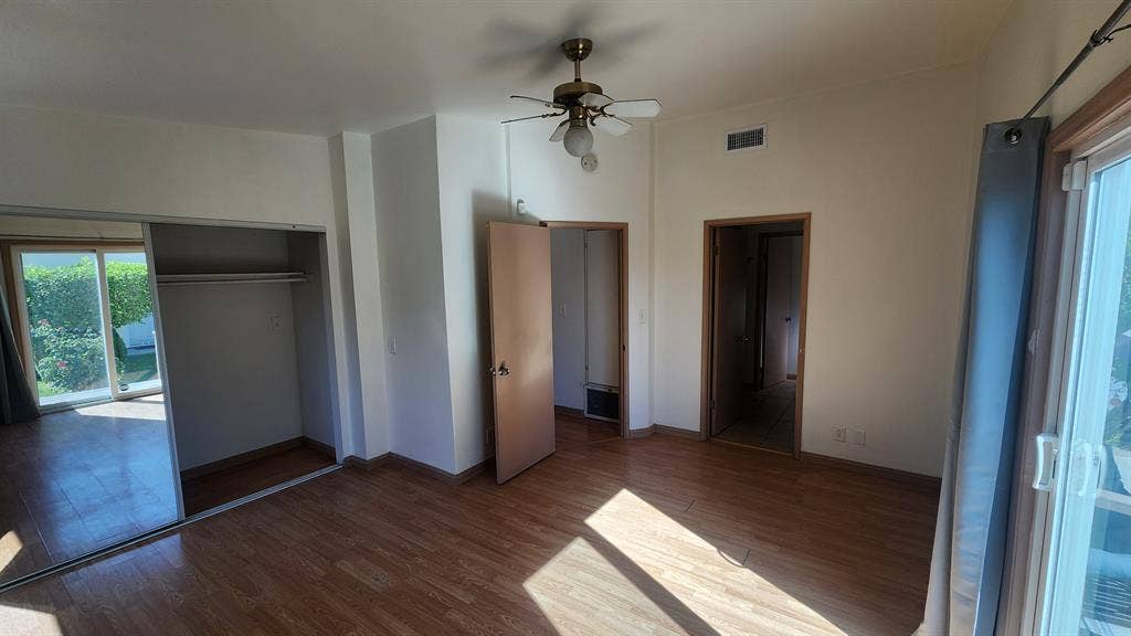 Master Bedroom w/Private Bathroom