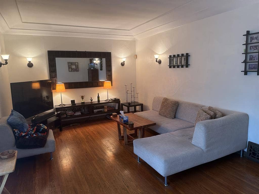 Melrose Fairfax area nice apartment