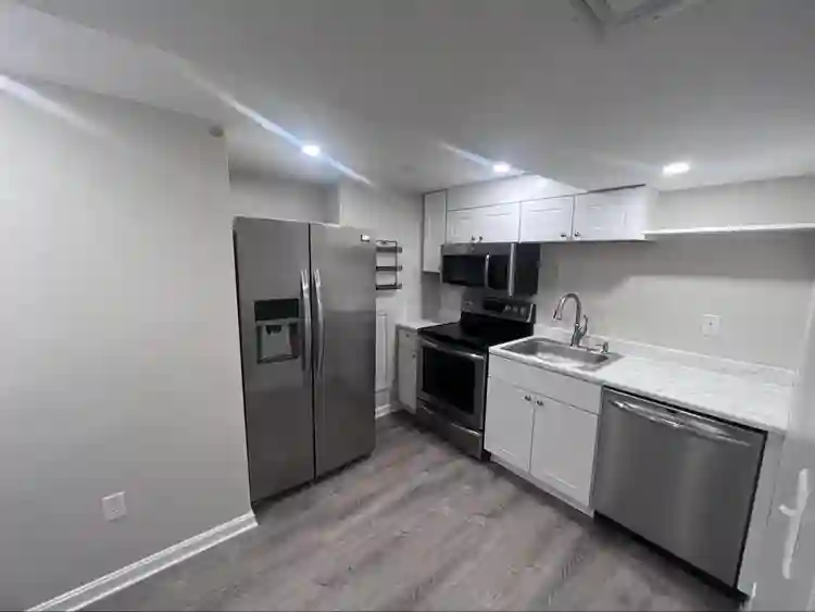 1 bedroom $2000 North Tewksburyy