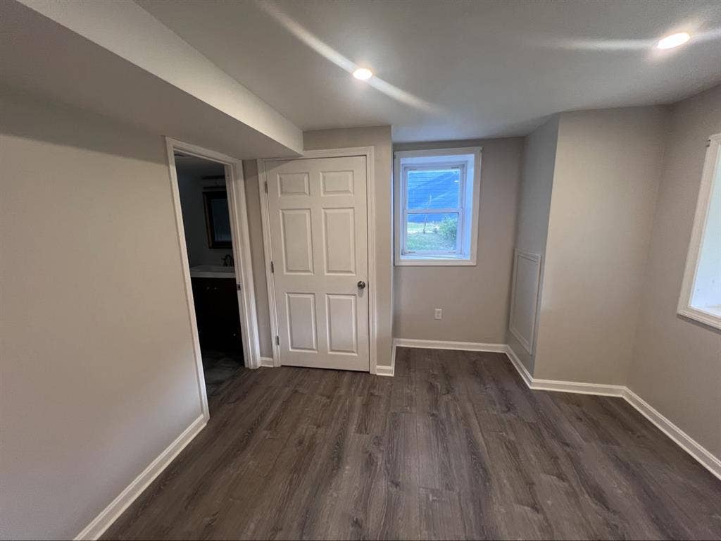 1 bedroom $2000 North Tewksburyy