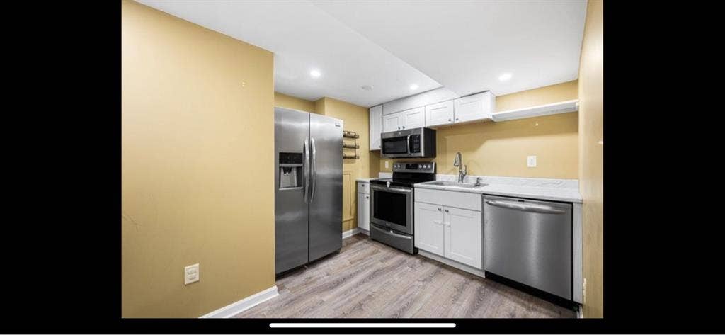 1 bedroom $2000 North Tewksburyy