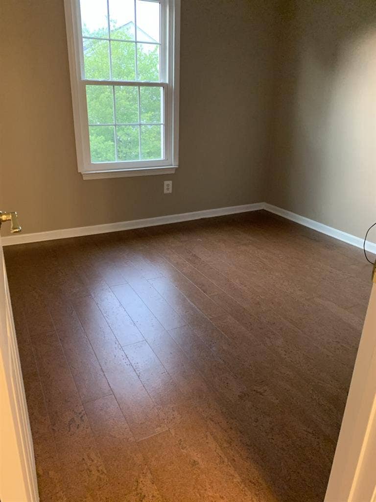 Room mates needed