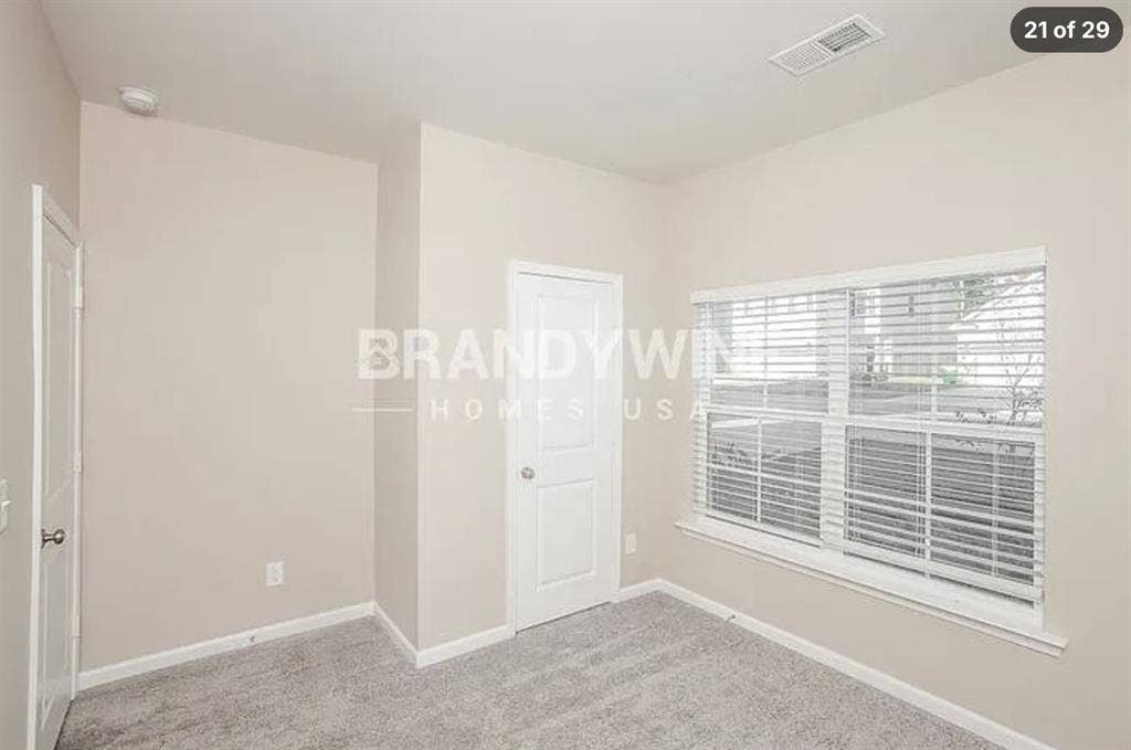 Looking for a roommate in Irmo!