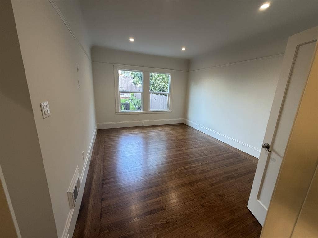 Master Suite in Luxury Condo - UCSF