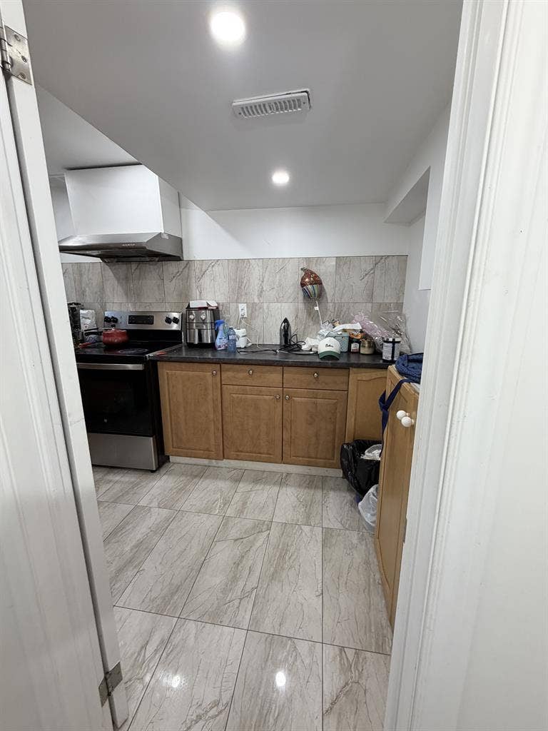 Basement room to rent