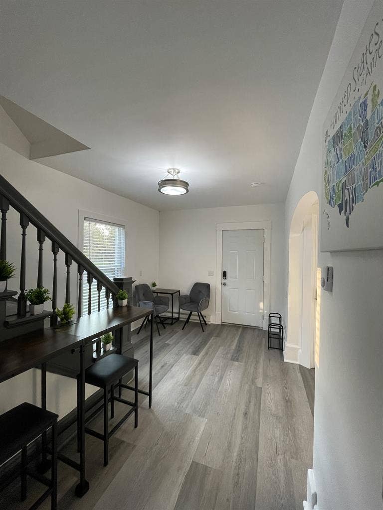 Clean house seeking quiet roommate
