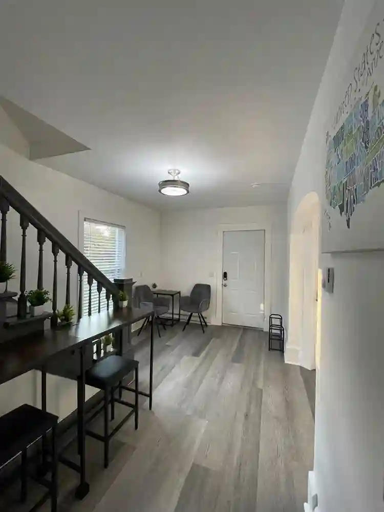 Clean house seeking quiet roommate
