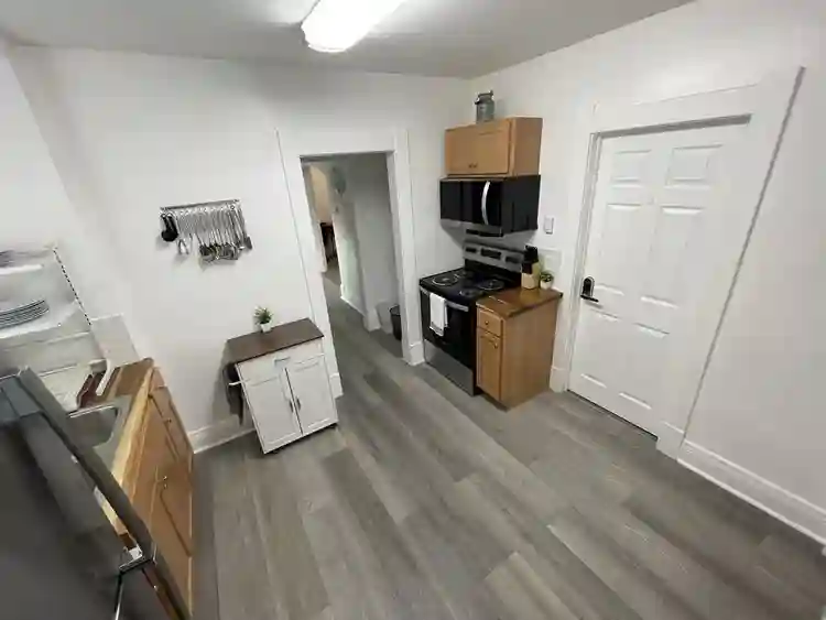 Clean house seeking quiet roommate