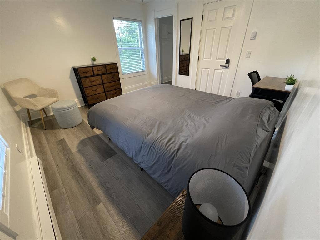 Clean house seeking quiet roommate
