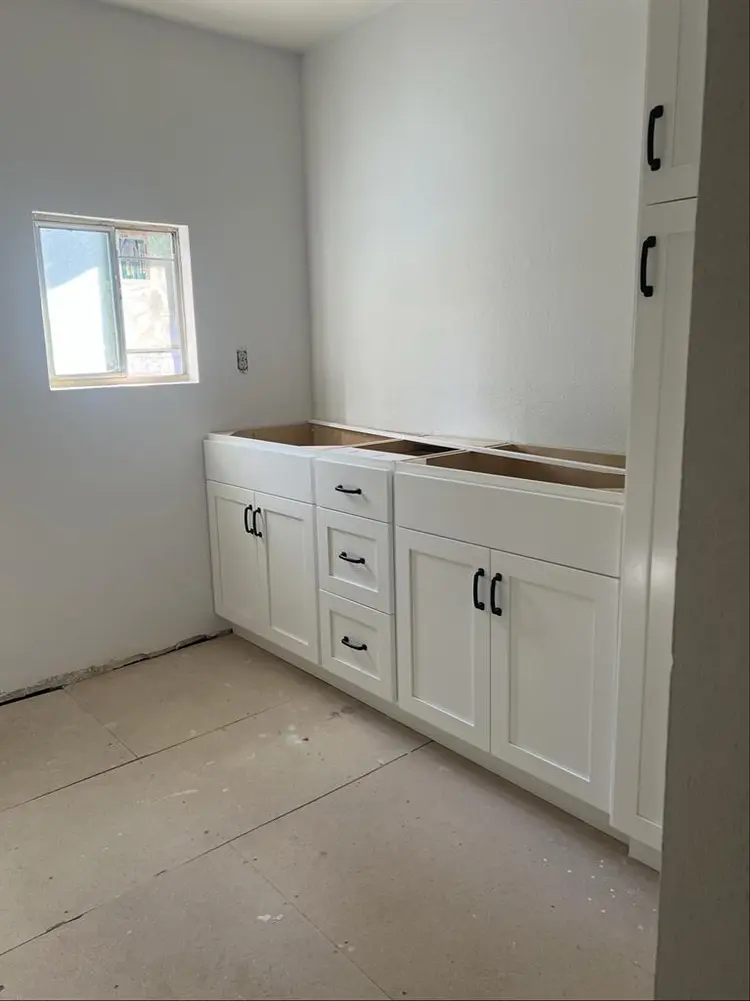 Female roommate wanted