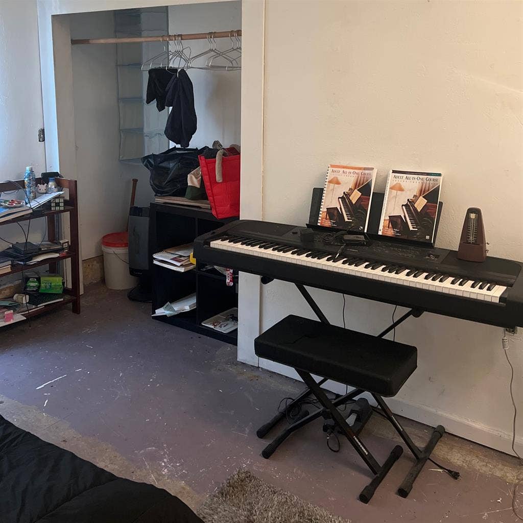 roommate wanted SE