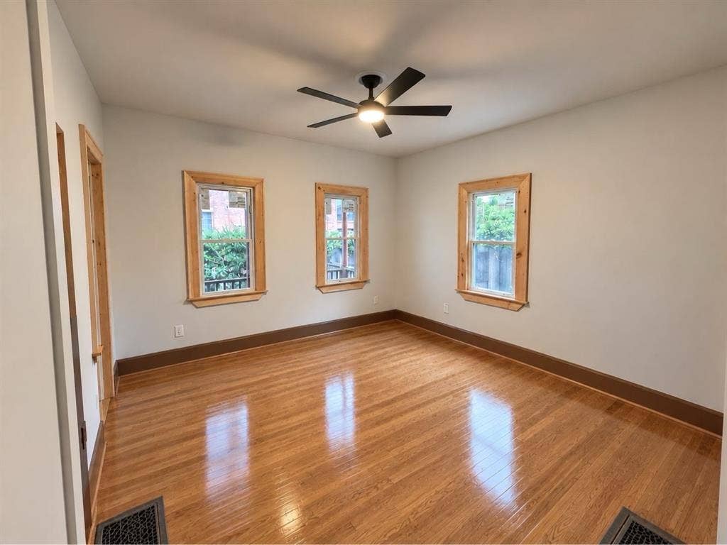 4 Bed / 2 Bath - House - Ages 19-22