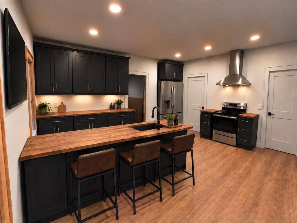 4 Bed / 2 Bath - House - Ages 19-22