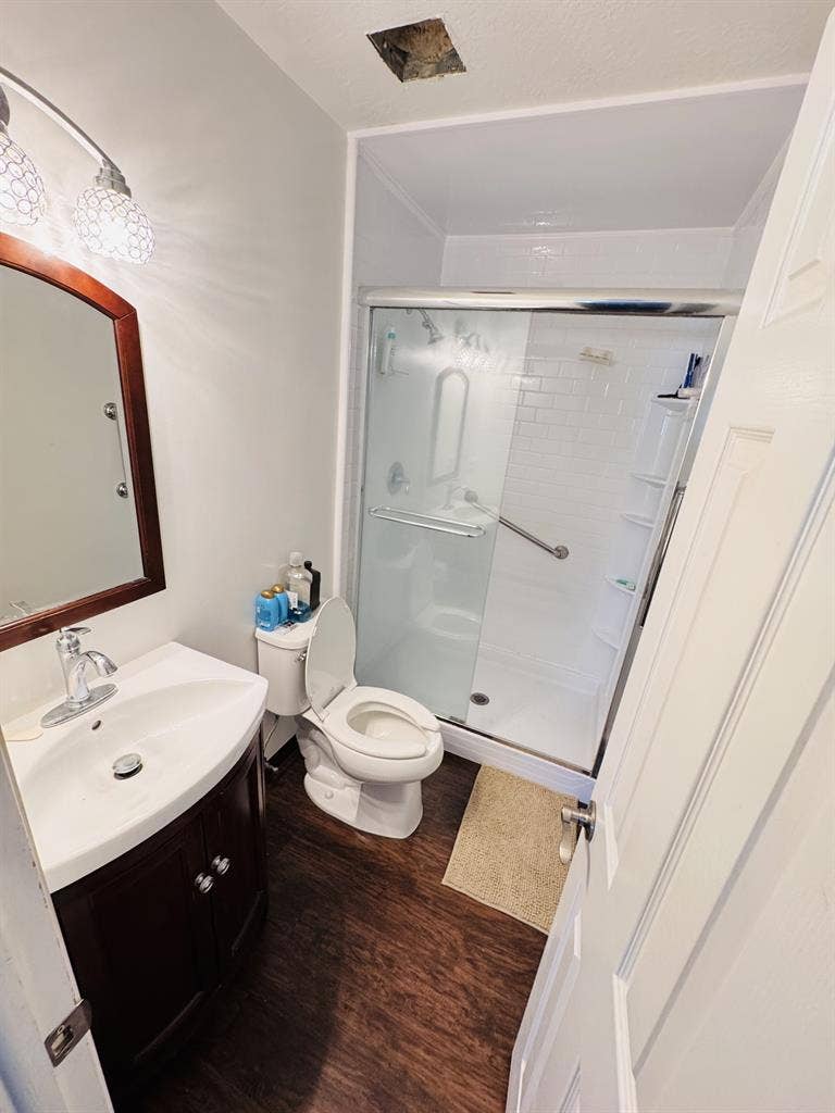 PRIVATE ROOM FOR RENT