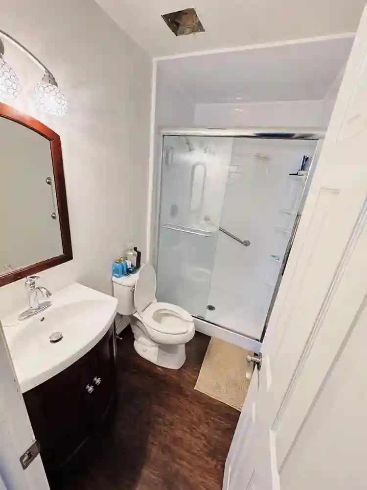 PRIVATE ROOM FOR RENT