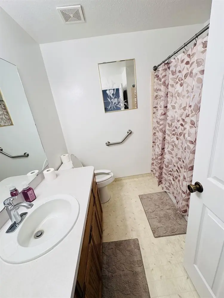 PRIVATE ROOM FOR RENT