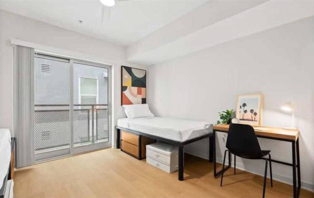 Shared Double Room Sublease