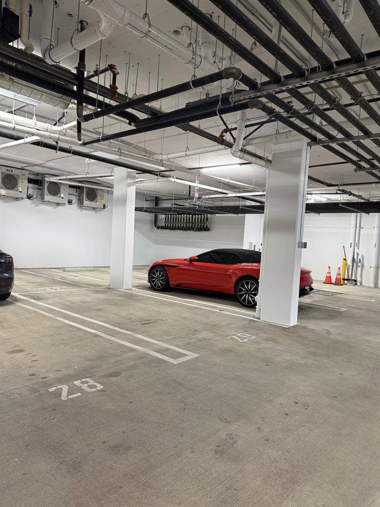Private rooms availablee