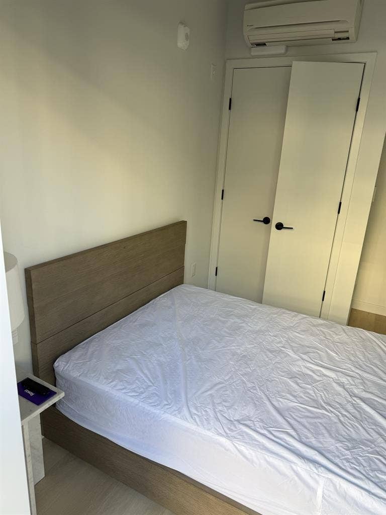 Private rooms availablee