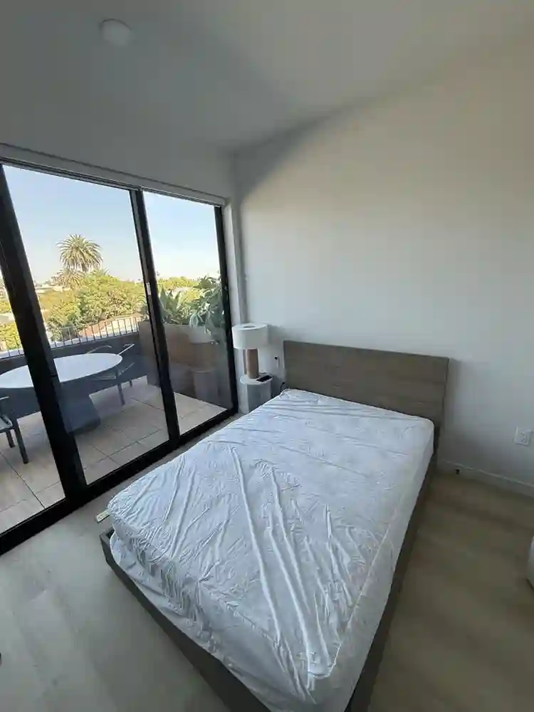 Private rooms availablee