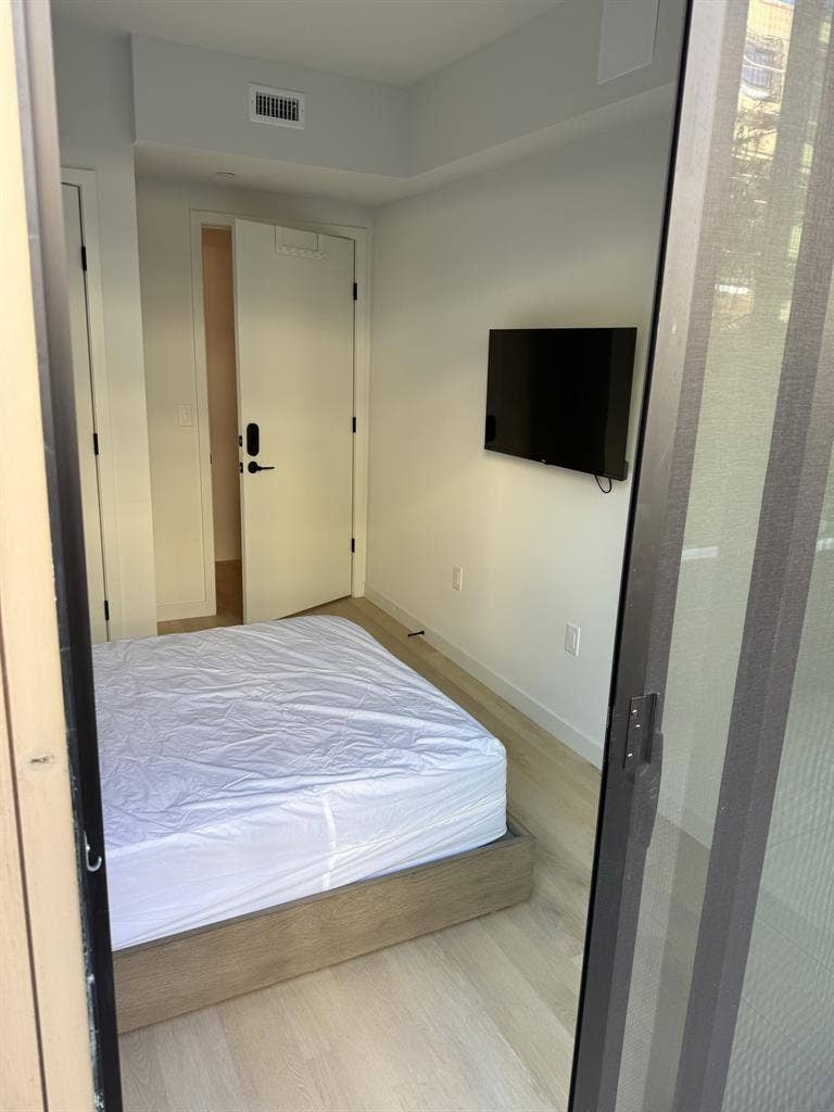 Private rooms availablee