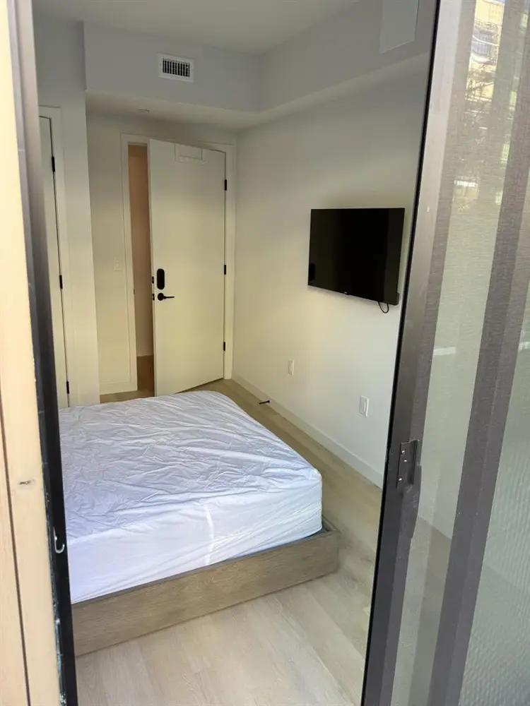 Private rooms availablee