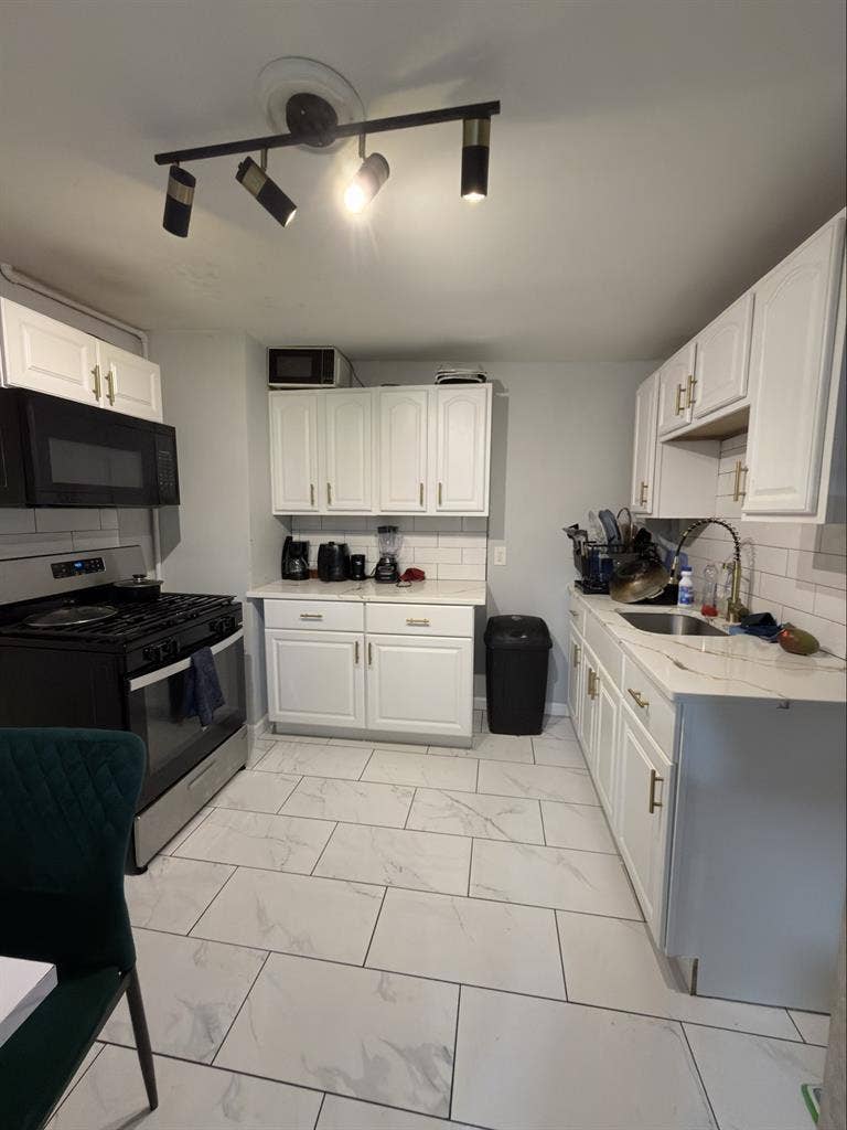 Looking for a roommate