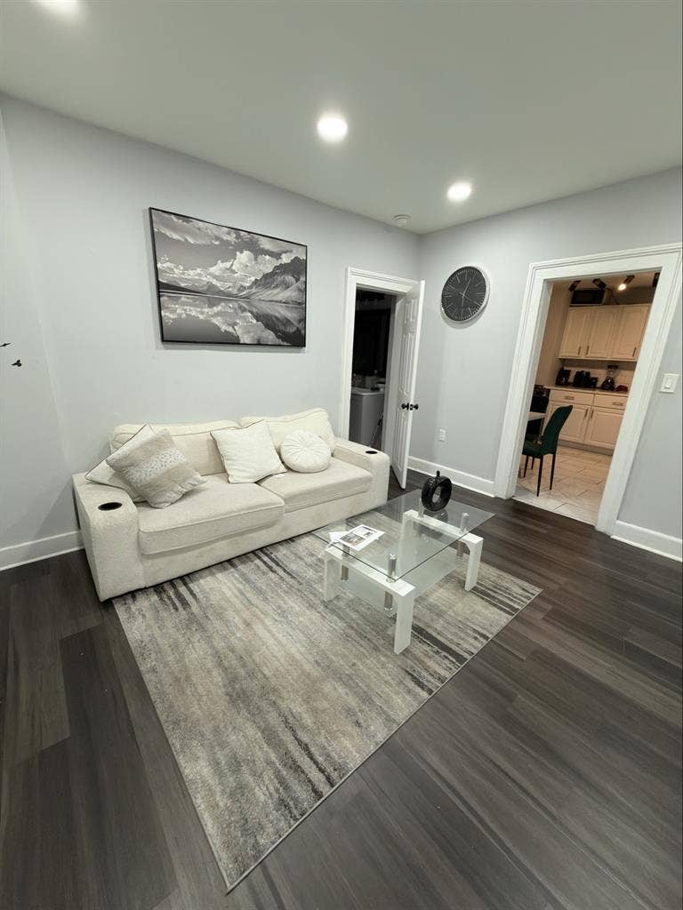 Looking for a roommate
