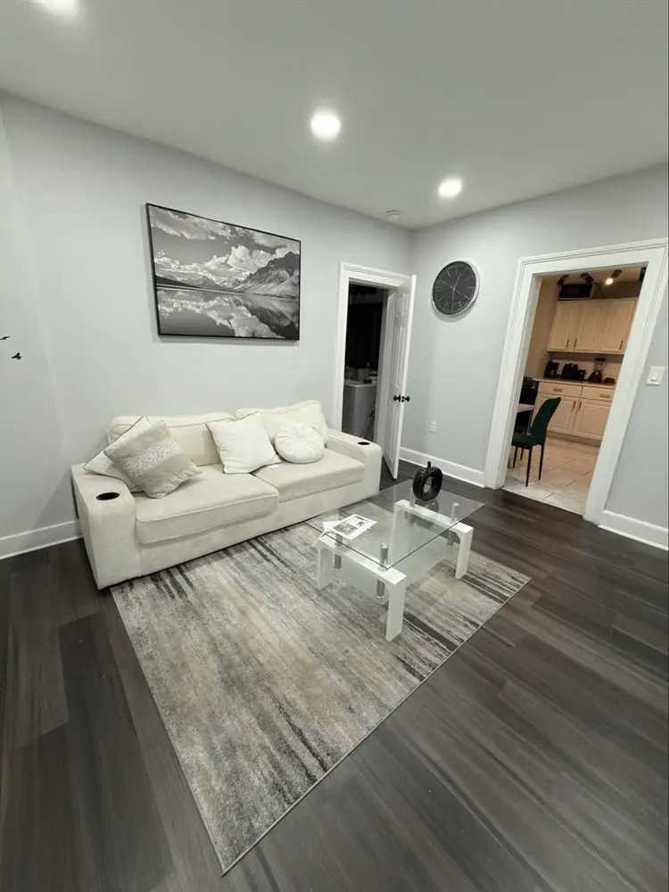 Looking for a roommate