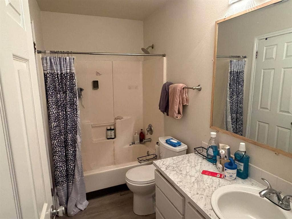 Need roommate for 3 bed/ 2 bath