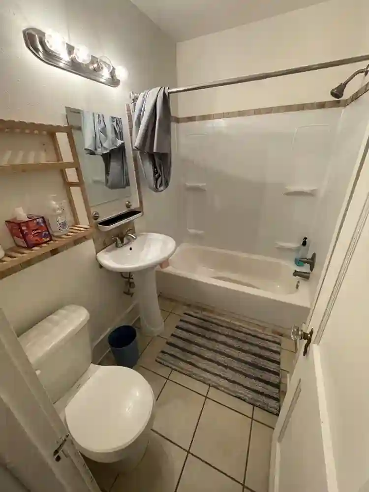 Large room for rent on acre