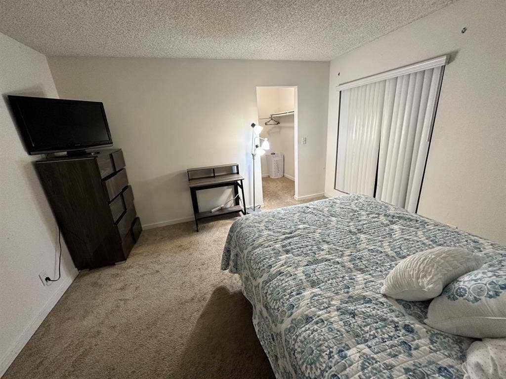 Bedroom 4 rent Irvine
