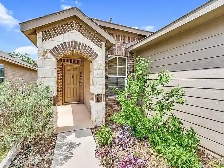 3 BR in Austin