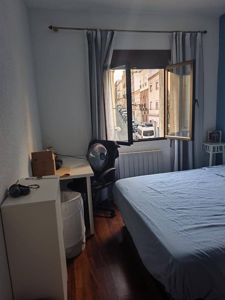 Habitación doble muy luminosa