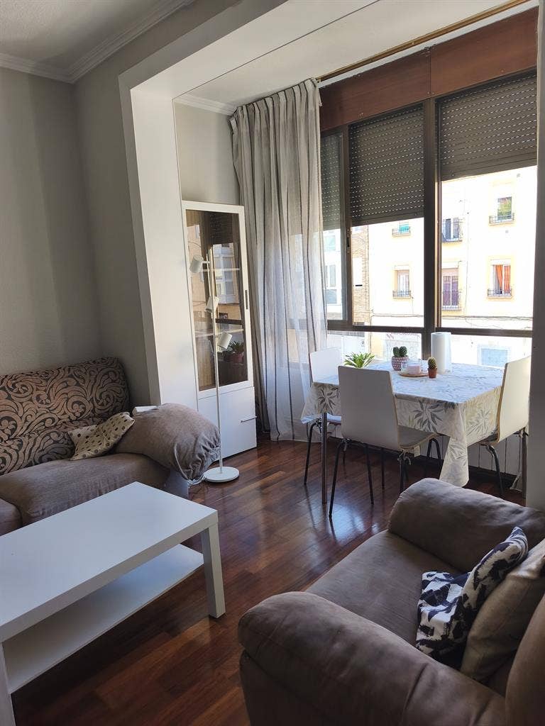 Habitación doble muy luminosa
