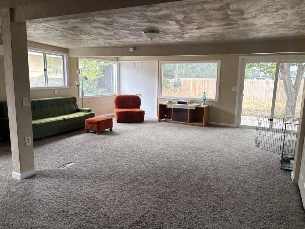 ROOM FOR RENT ON THE WEST BENCH