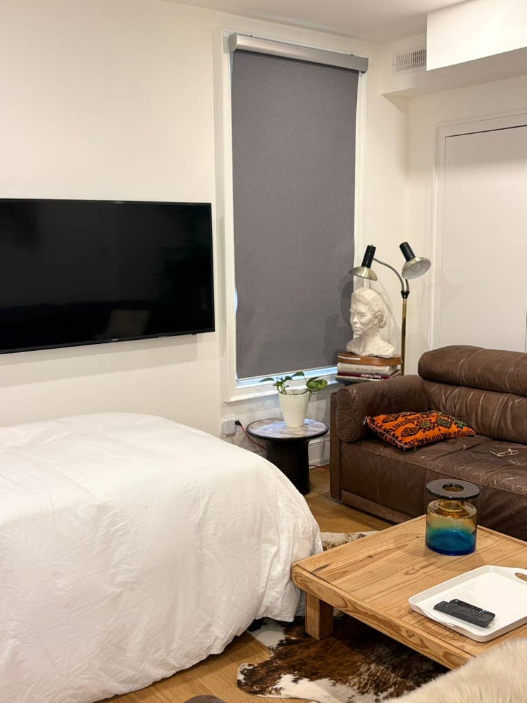 Roomate to share stunning home