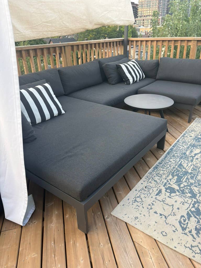 Roomate to share stunning home