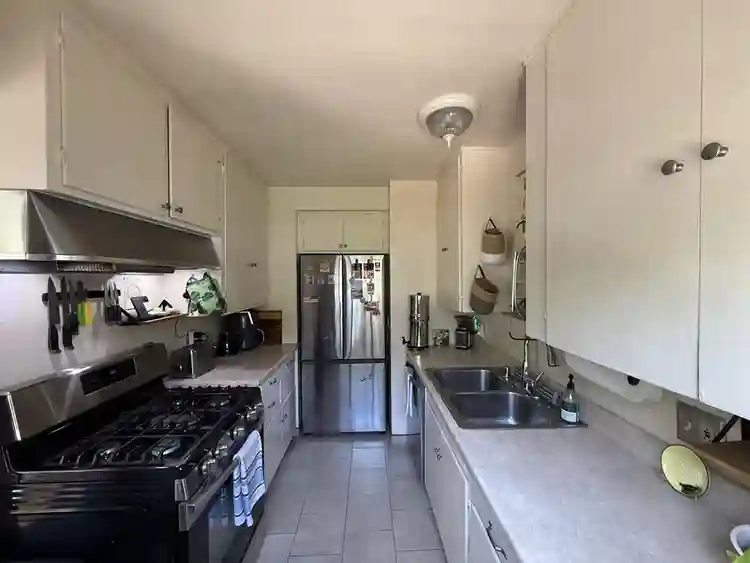 roommate need for 2br townhouse