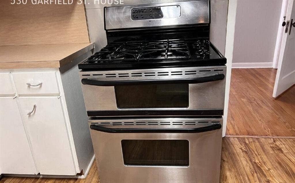 3 bedroom 1 bath house downtown
