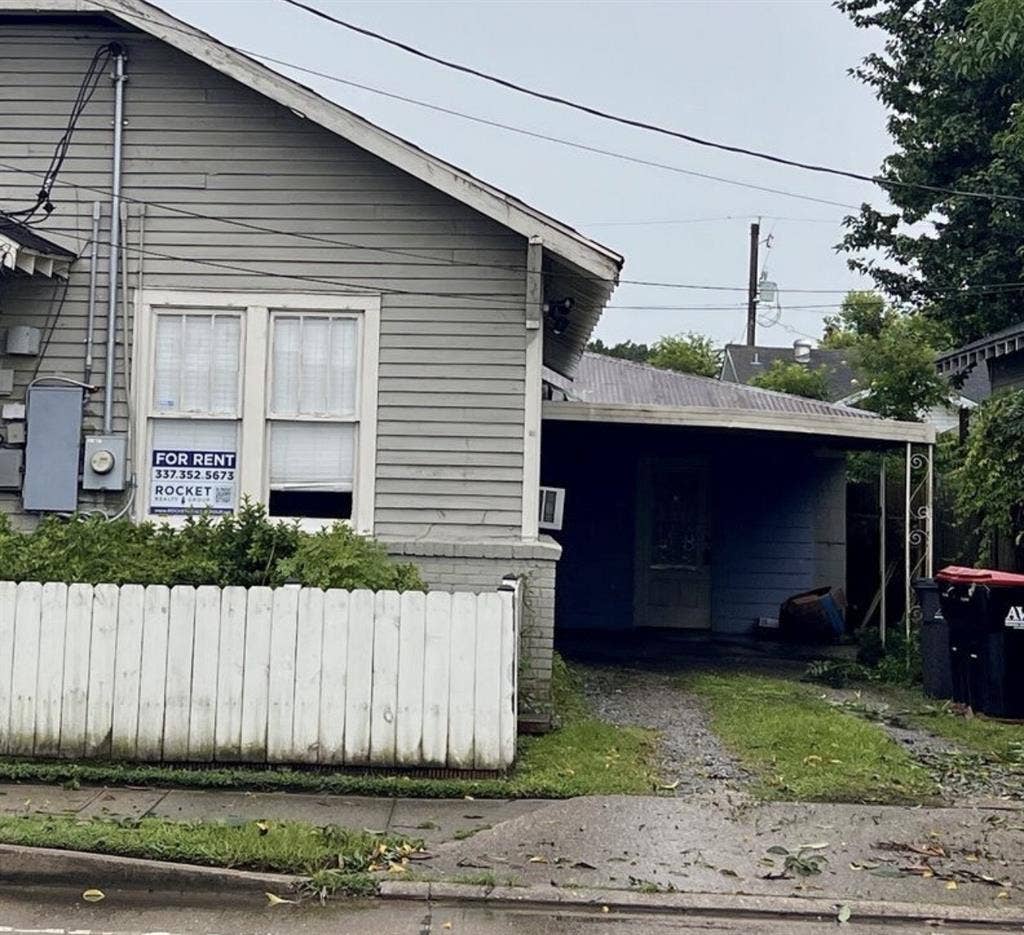 3 bedroom 1 bath house downtown