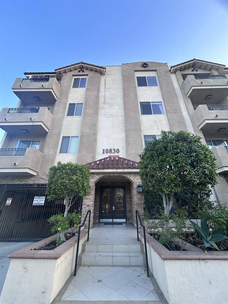 1 Bedroom in Toluca Lake